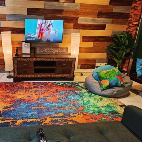 Vintage Houze, fully aircond, Wi-fi, pool, Netflix